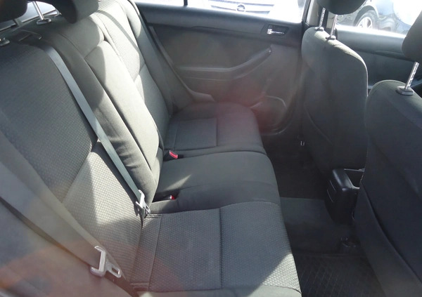 Toyota Avensis cena 4999 przebieg: 441000, rok produkcji 2005 z Gąbin małe 67